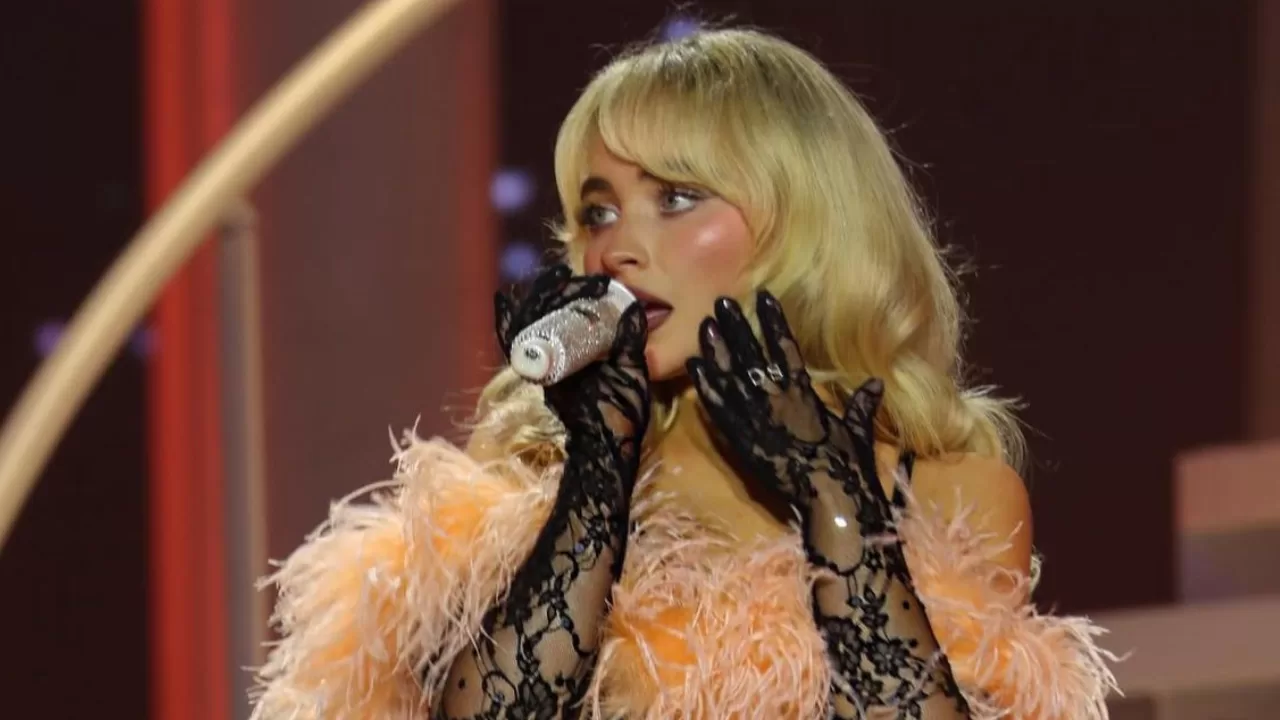 A cantora e atriz Sabrina Carpenter