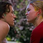 Heath Ledger e Julia Stiles como Patrick Verona e Kat Stratford (respectivamente) em "10 Coisas que Eu Odeio em Você"