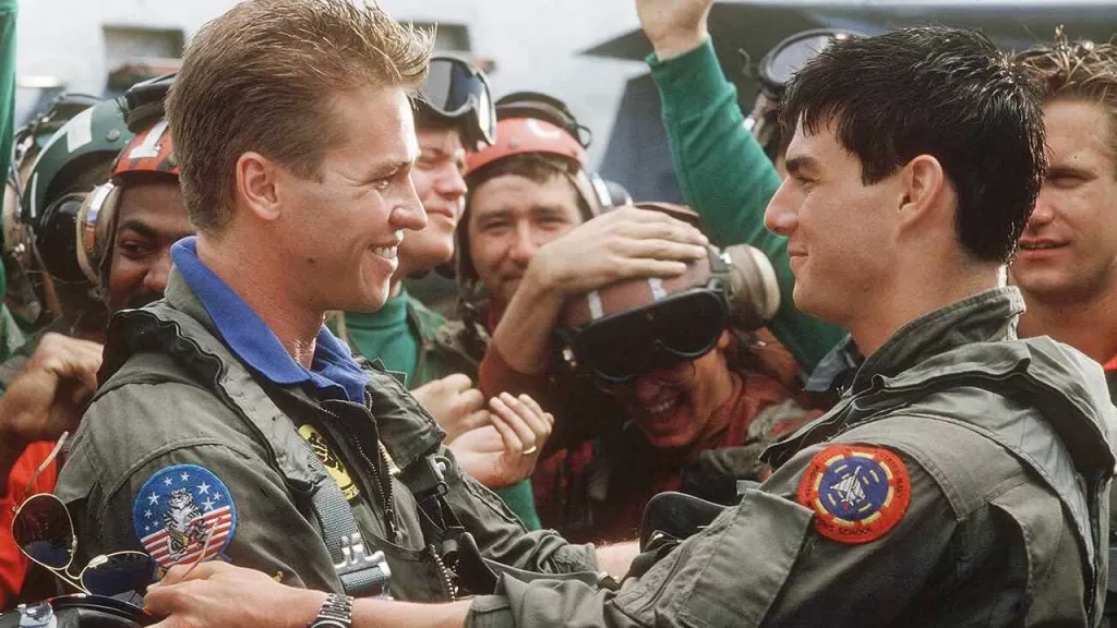Val Kilmer como Iceman e Tom Cruise como Maverick em Top Gun: Ases Indomáveis de 1986