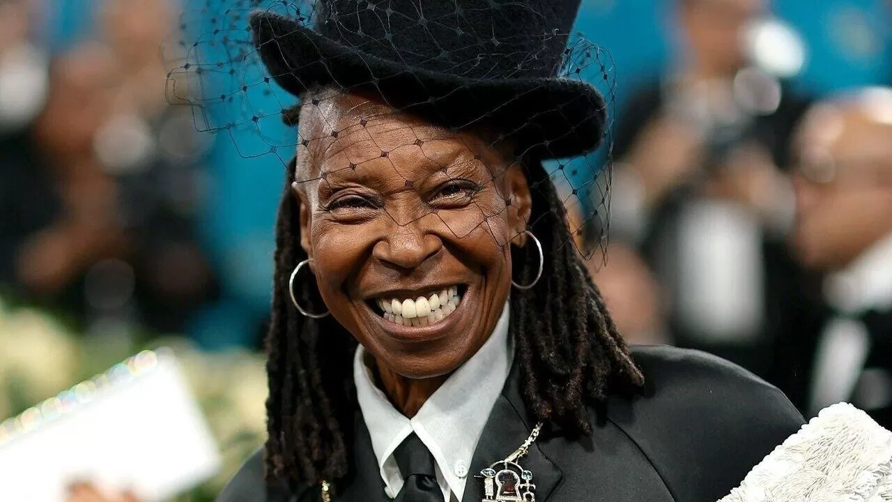 A atriz Novaiorquina Whoopi Goldberg no Met Gala 2025