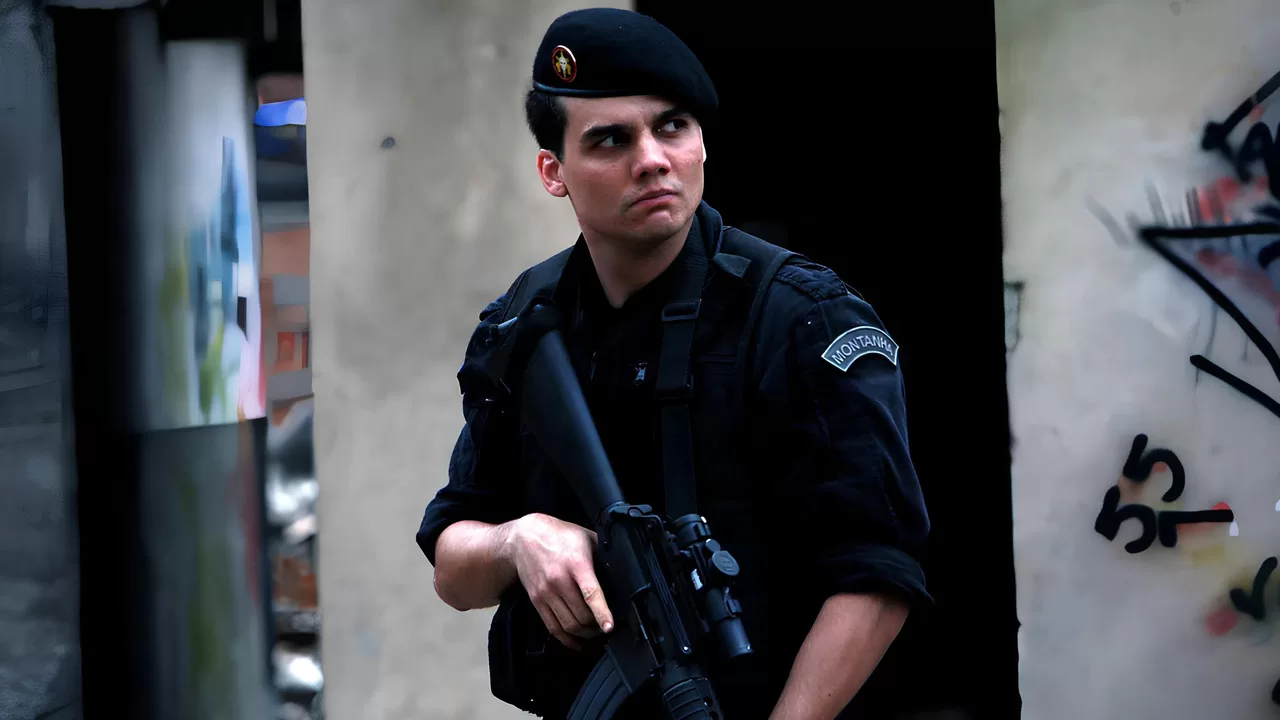 Wagner Moura como Capitão Nascimento em "Tropa de Elite"