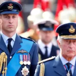 Rei Charles e o Príncipe William