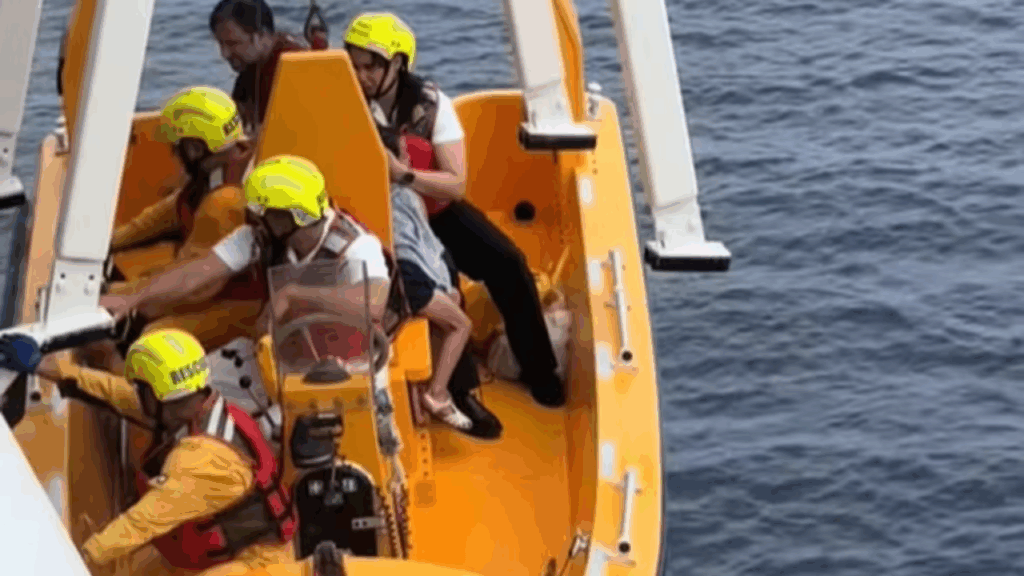 Criança de 5 anos cai no mar e pai pula para salvá-la durante cruzeiro da Disney