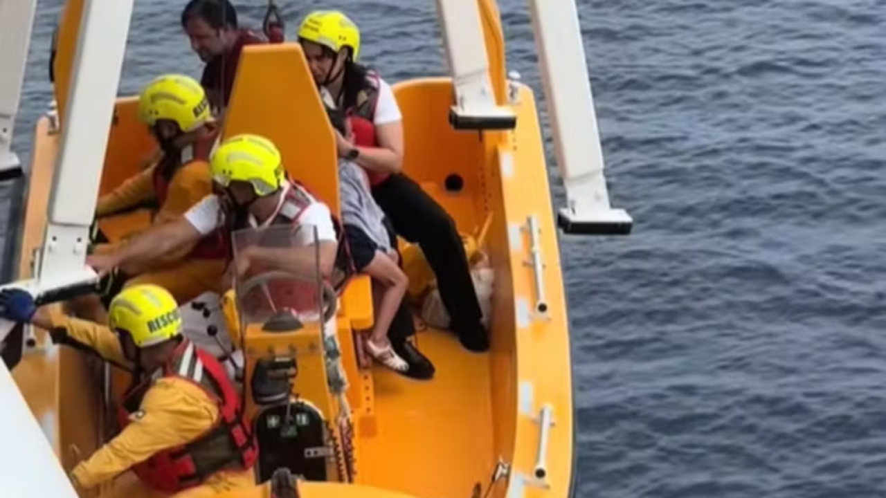 Criança de 5 anos cai no mar e pai pula para salvá-la durante cruzeiro da Disney