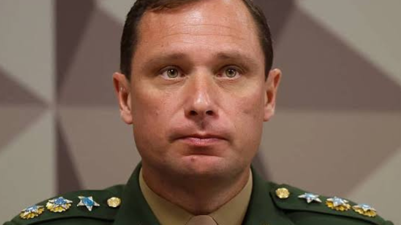 Mauro Cid tem prisão revogada pelo STF