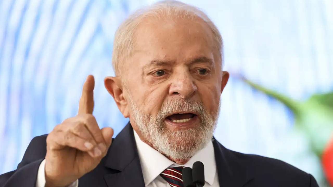 "Lei da reciprocidade", diz Lula sobre taxação de 50% imposta por Donald Trump