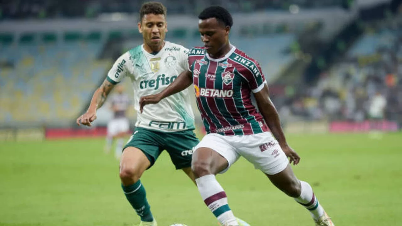 Foto de Jhon Kennedy e Marcos Rocha - Fluminense x Palmeiras (reprodução: Alexandre Loureiro/Getty Images embed)