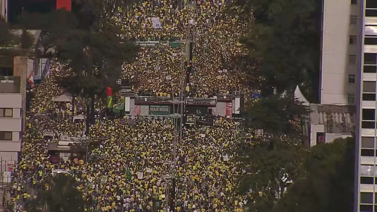 Apoiadores de Bolsonaro vão às ruas e pedem anistia para envolvidos em 8 de janeiro