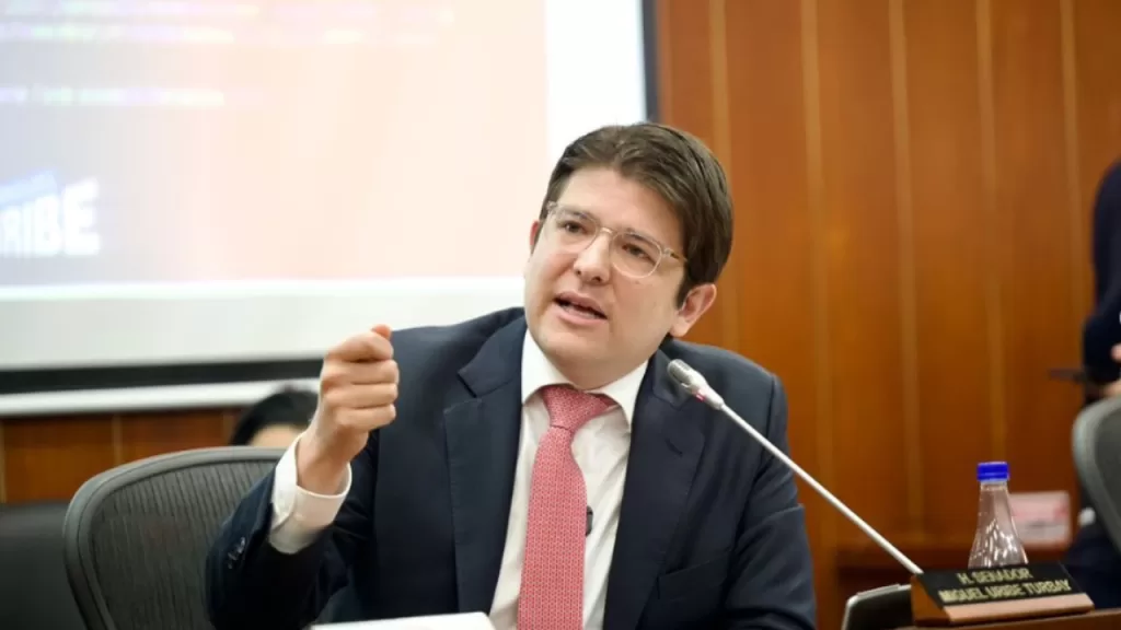 Morre Miguel Uribe, pré-candidato à presidência da Colômbia aos 39 anos