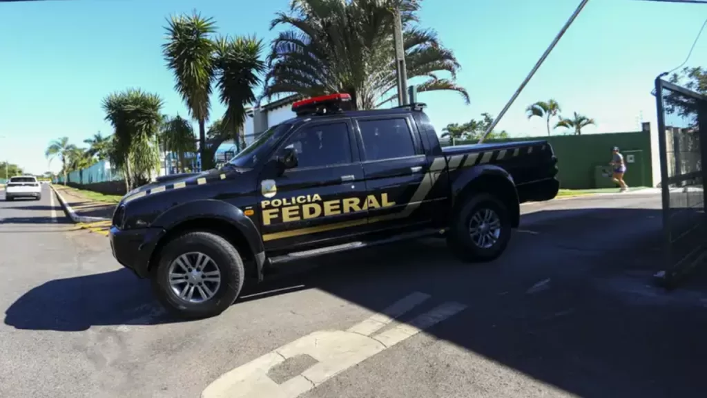 PGR diz não ver motivo para polícia na casa de Bolsonaro