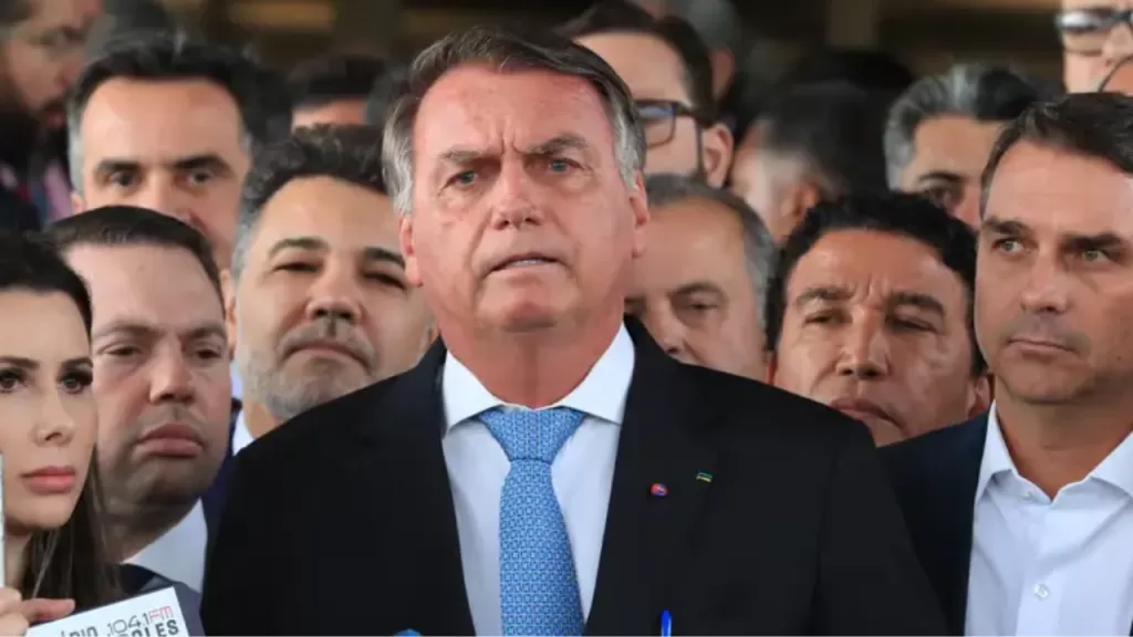 PF vê movimentação de R$ 30,5 mi nas contas de Bolsonaro
