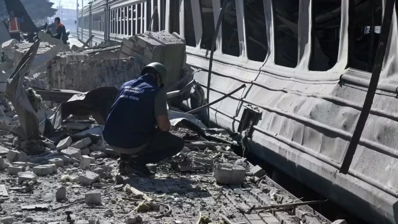 Rússia ataca Kharkiv com míssil balístico durante negociações de cessar-fogo