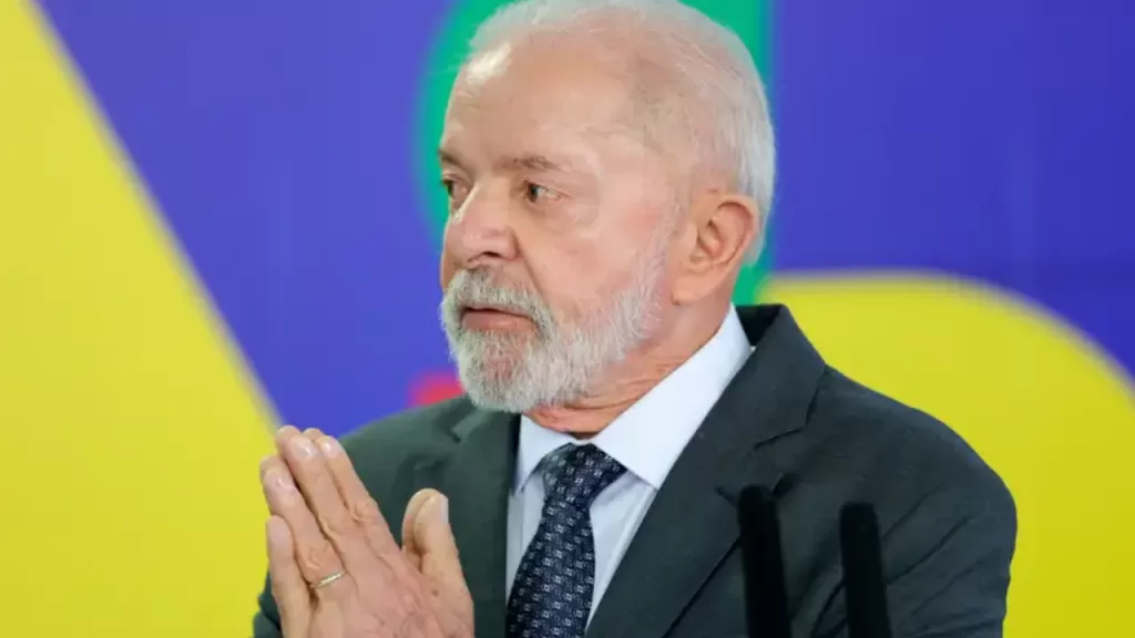 Lula pede cautela em negociações com EUA após tarifaço de Trump