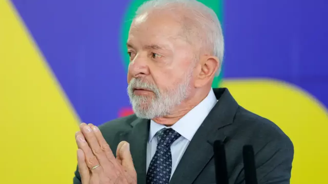Lula pede cautela em negociações com EUA após tarifaço de Trump