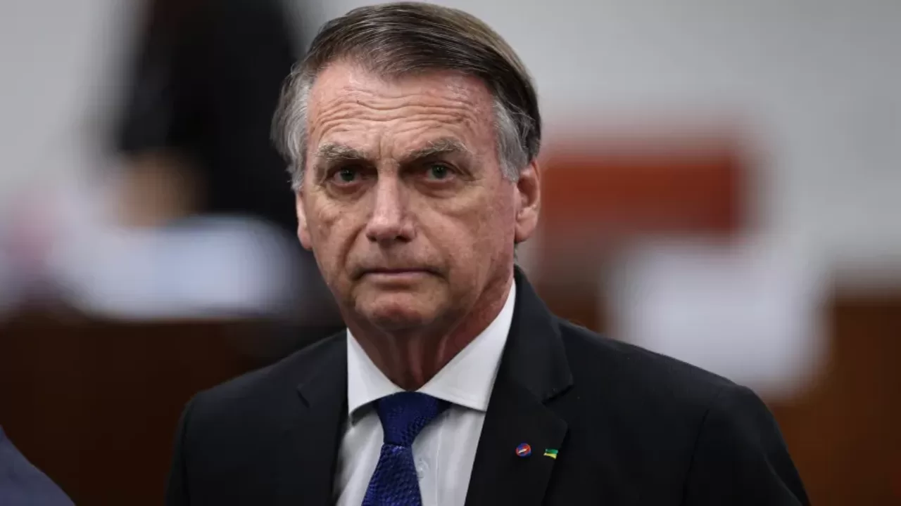 Jair Bolsonaro nega ter descumprido medidas cautelares e está surpreso com indiciamento