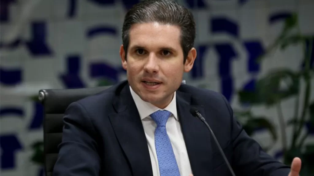 "Não esperem omissão desta presidência para decidir qualquer tema", diz Hugo Motta