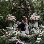 Taylor Swift e Travis Kelce anunciam noivado