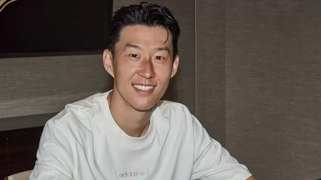 Son assinando contrato