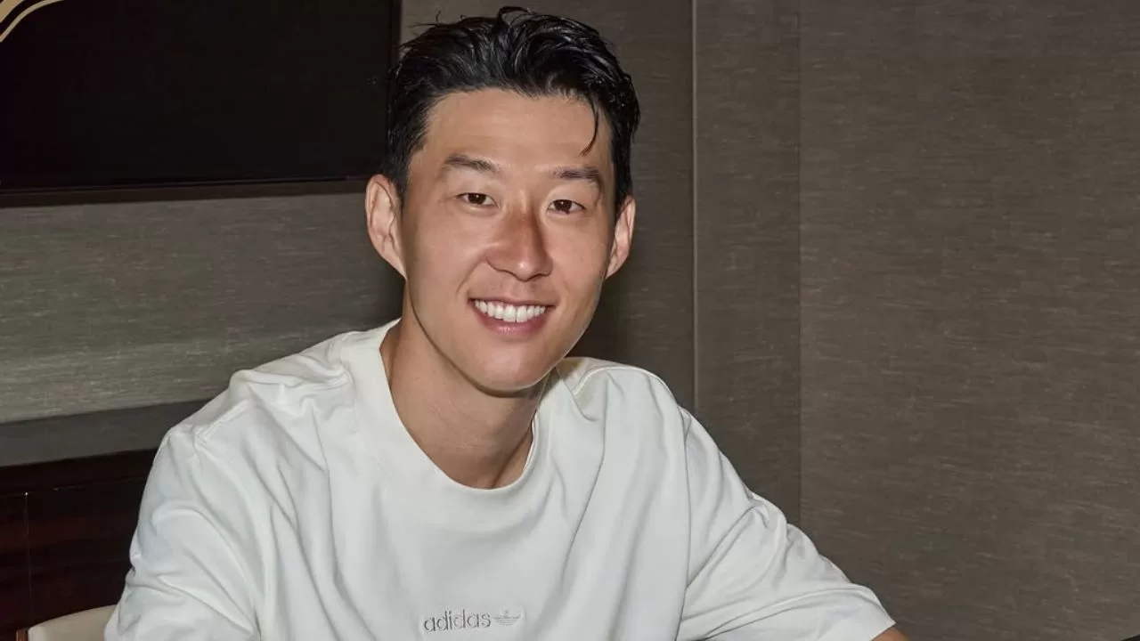 Son assinando contrato