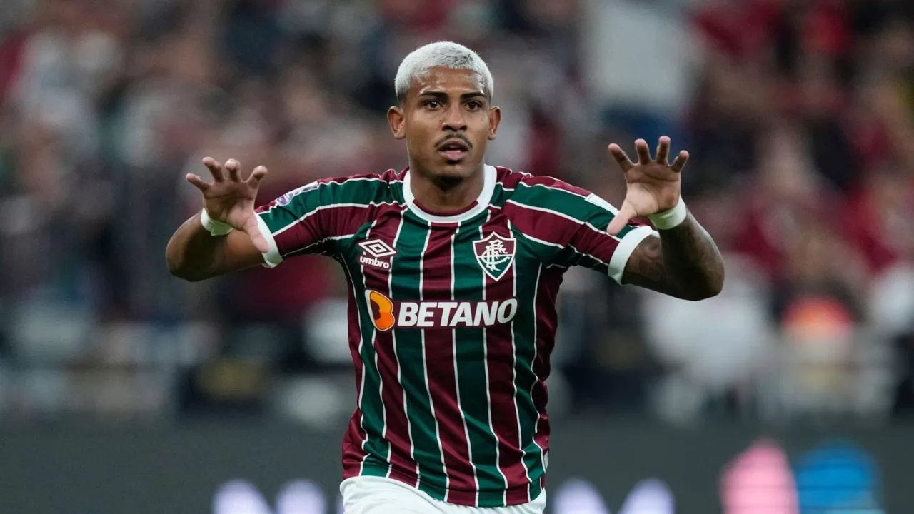 John Kennedy comemorando o gol