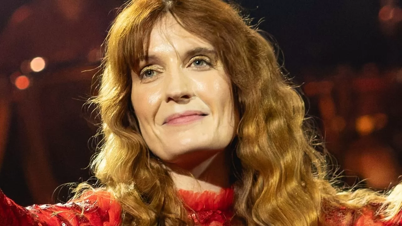 A cantora Florence Welch durante apresentação em 2024