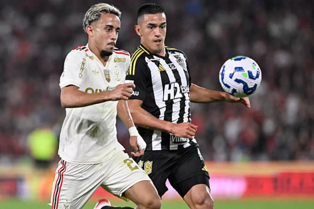 Foto de Matheus Gonçalves e Tomás Cuello (Reprodução: Andre Ricardo/Sports Press Photo/Getty Images embed)