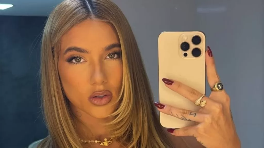 Virgínia Fonseca em foto no espelho