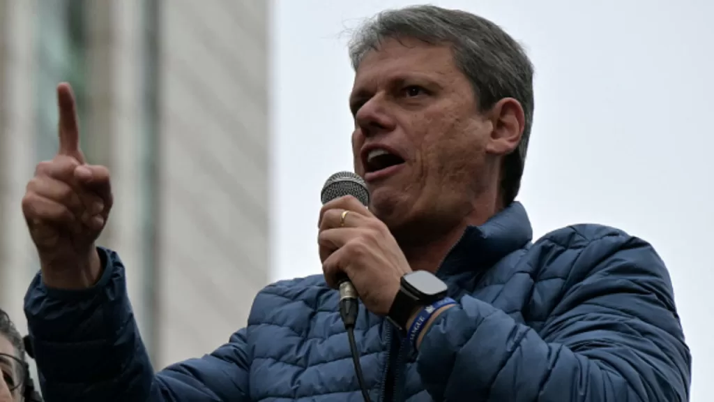 Governador Tarcísio de Freitas critica Alexandre de Moraes em ato de 7 de Setembro