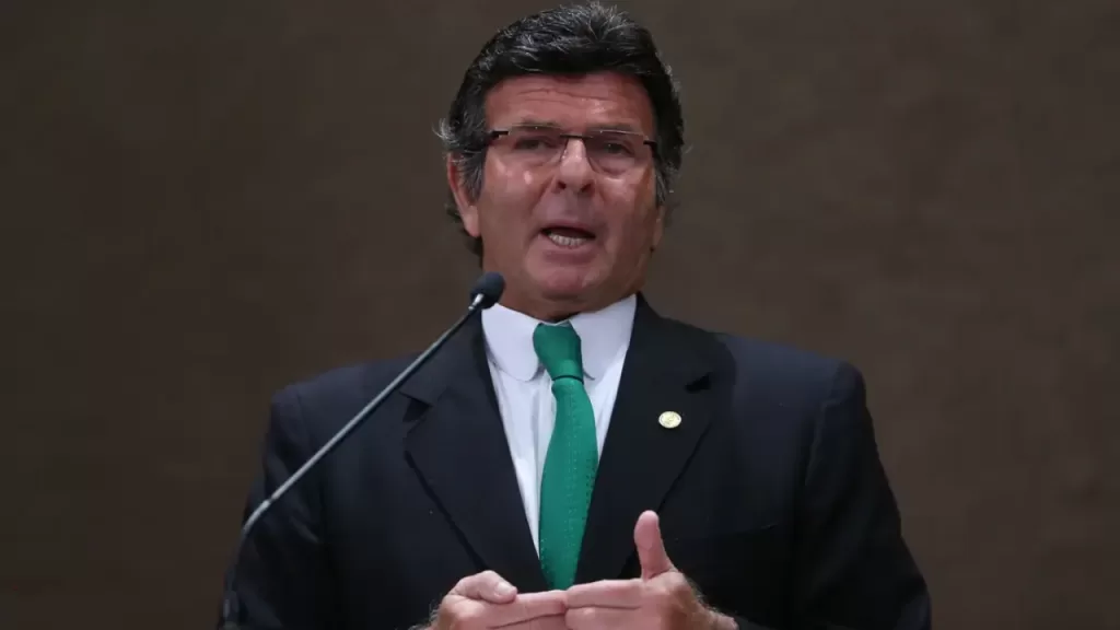 Luiz Fux pede anulação dos atos praticados pelo STF