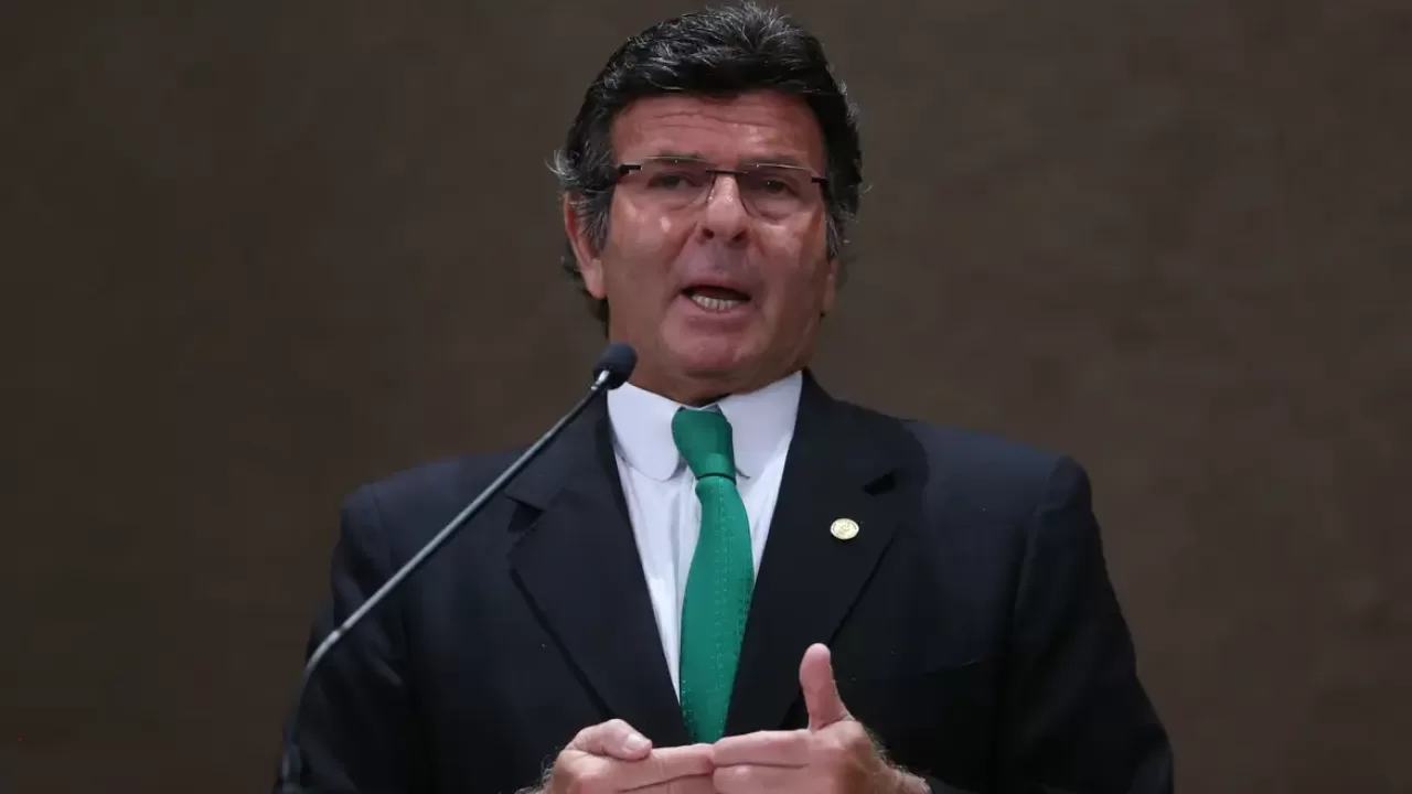 Luiz Fux pede anulação dos atos praticados pelo STF