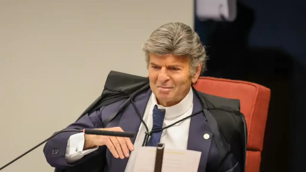 Fux diz que não compete ao STF “realizar juízo político”