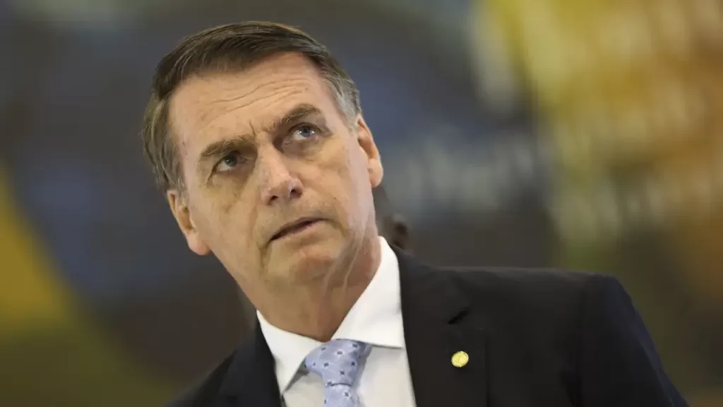 Julgamento de Bolsonaro no STF é retomado; defesa diz que ex-presidente não comparecerá