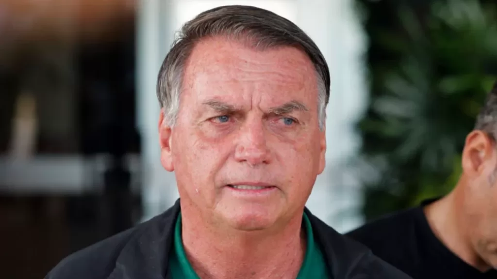 Bolsonaro é orientado a não comparecer ao julgamento no STF
