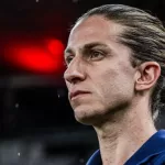 Filipe Luis completa um ano no mengão