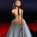 Ariana Grande no programa Saturday Night Live | Rolling Screenn