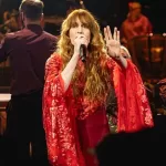 Florence and The Machine se apresenta com orquestra