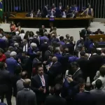 Câmara aprova isenção do Imposto de Renda para quem ganha até R$ 5 mil