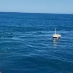 Três pessoas são resgatadas após veleiro ficar à deriva em Ubatuba