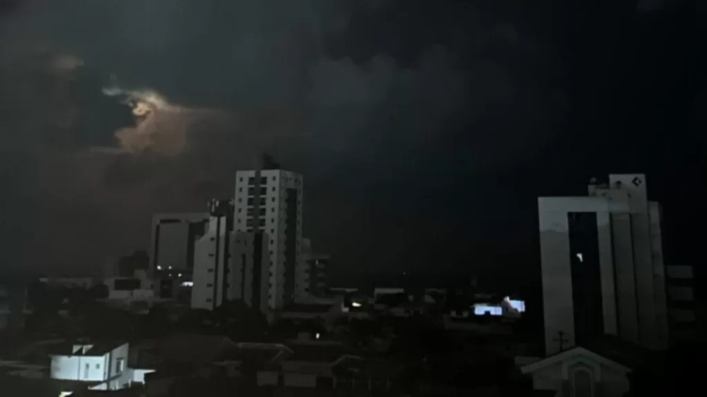 Incêndio em subestação no Paraná causa apagão em todo Brasil