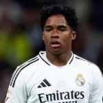 Endrick com a camisa do Real Madrid em jogo