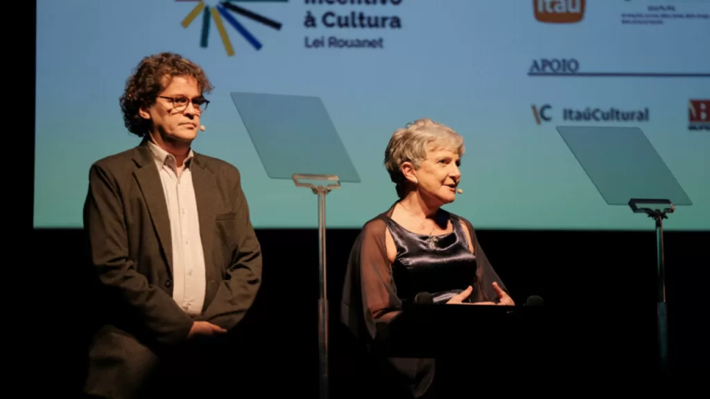 Membros do Prêmio Oceanos anunciando finalistas