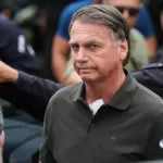 Condenado, Bolsonaro aguarda definição de local para cumprir pena