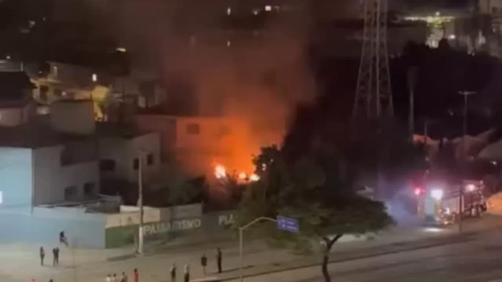 Explosão em galpão no Tatuapé deixa uma pessoa morta. Rolling Screen.