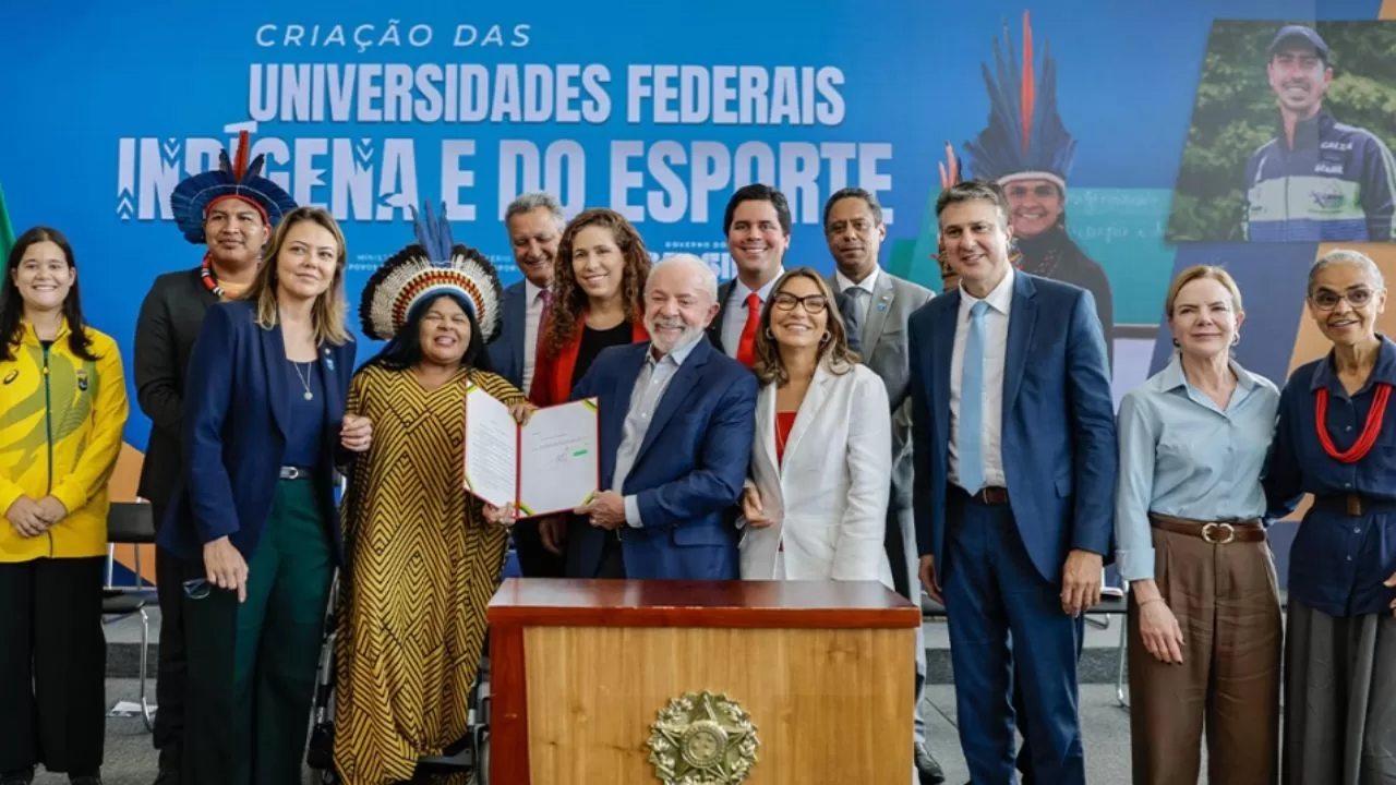 Lula anuncia criação de duas novas universidades.