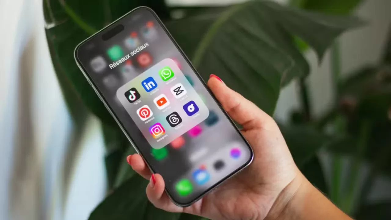 Austrália proíbe redes sociais para menores de 16 anos