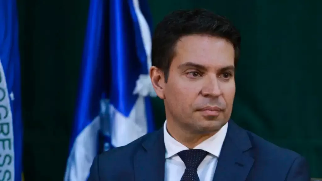 Deputado federal Alexandre Ramagem fugiu pela fronteira com a Guiana em setembro