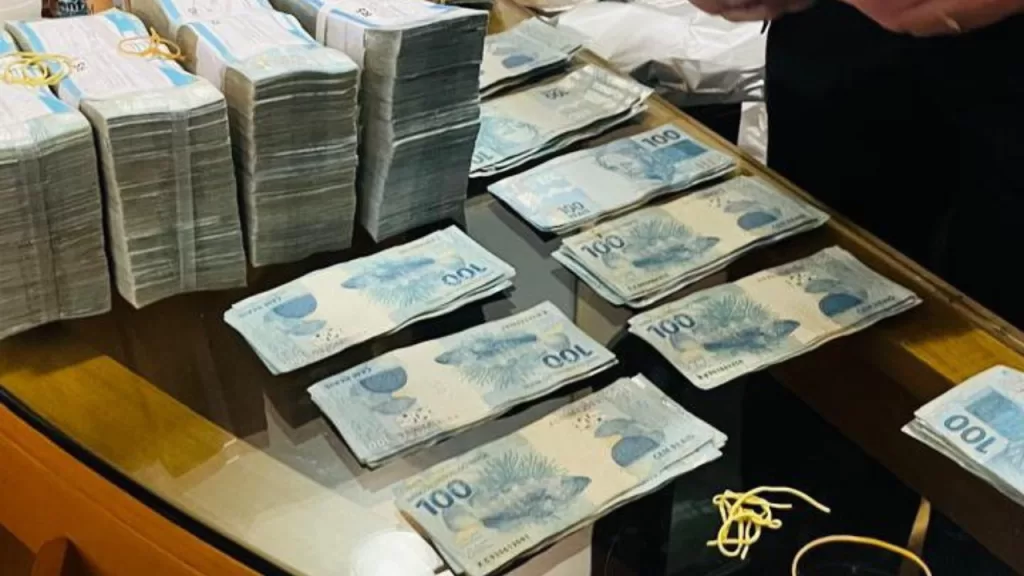 Operação Galho Fraco apreende mais de R$ 400 mil em dinheiro. Rolling Screenn