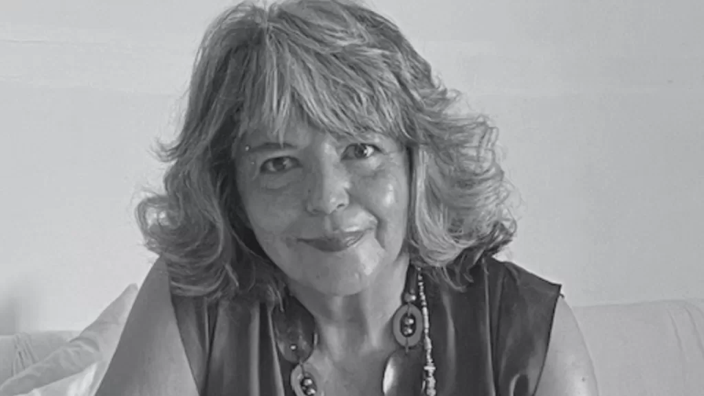 Clara Pinto Correia posando em seus últimos anos com vida.