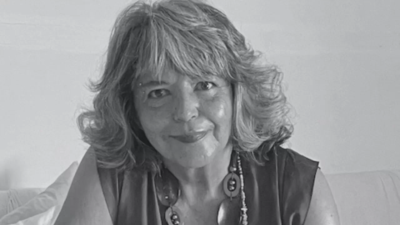 Clara Pinto Correia posando em seus últimos anos com vida.