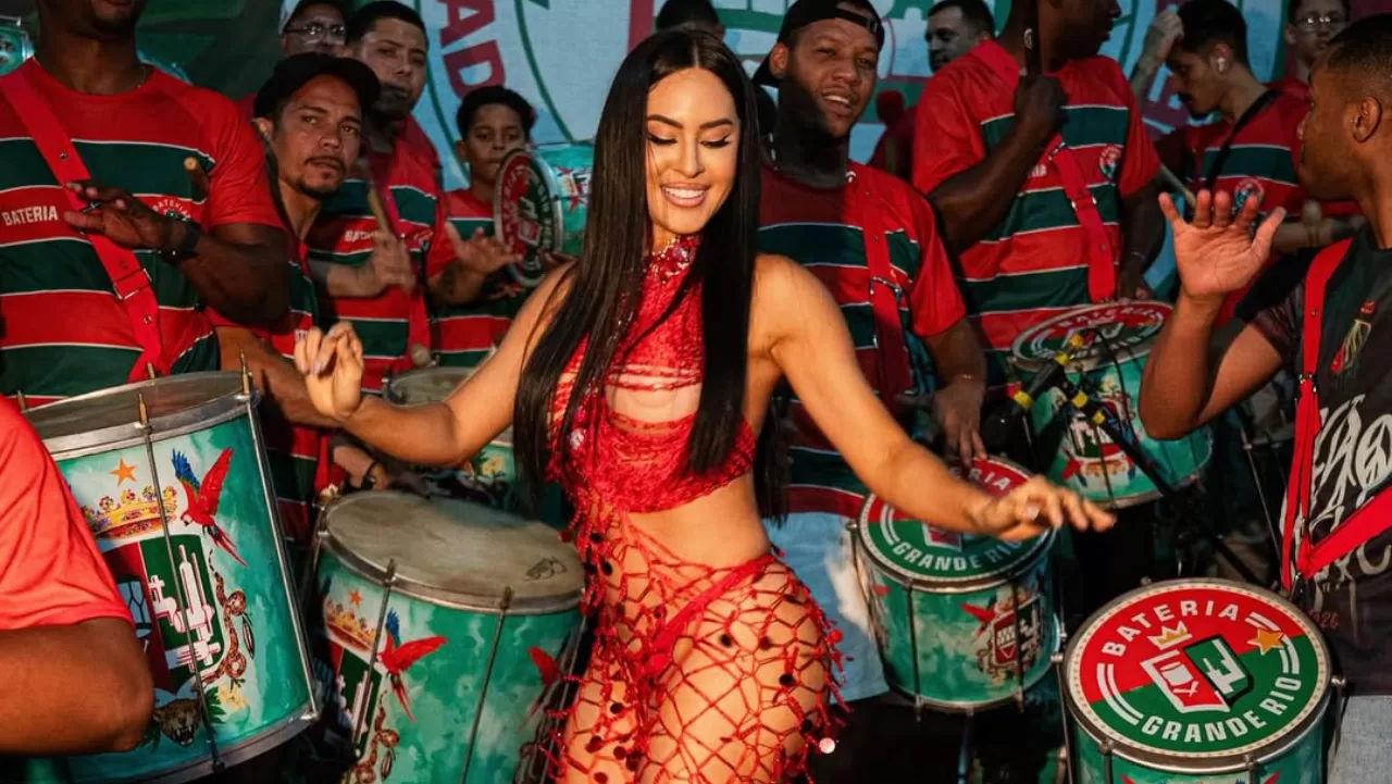 Isabelle Nogueira como Musa da Grande Rio @isabelle.nogueira